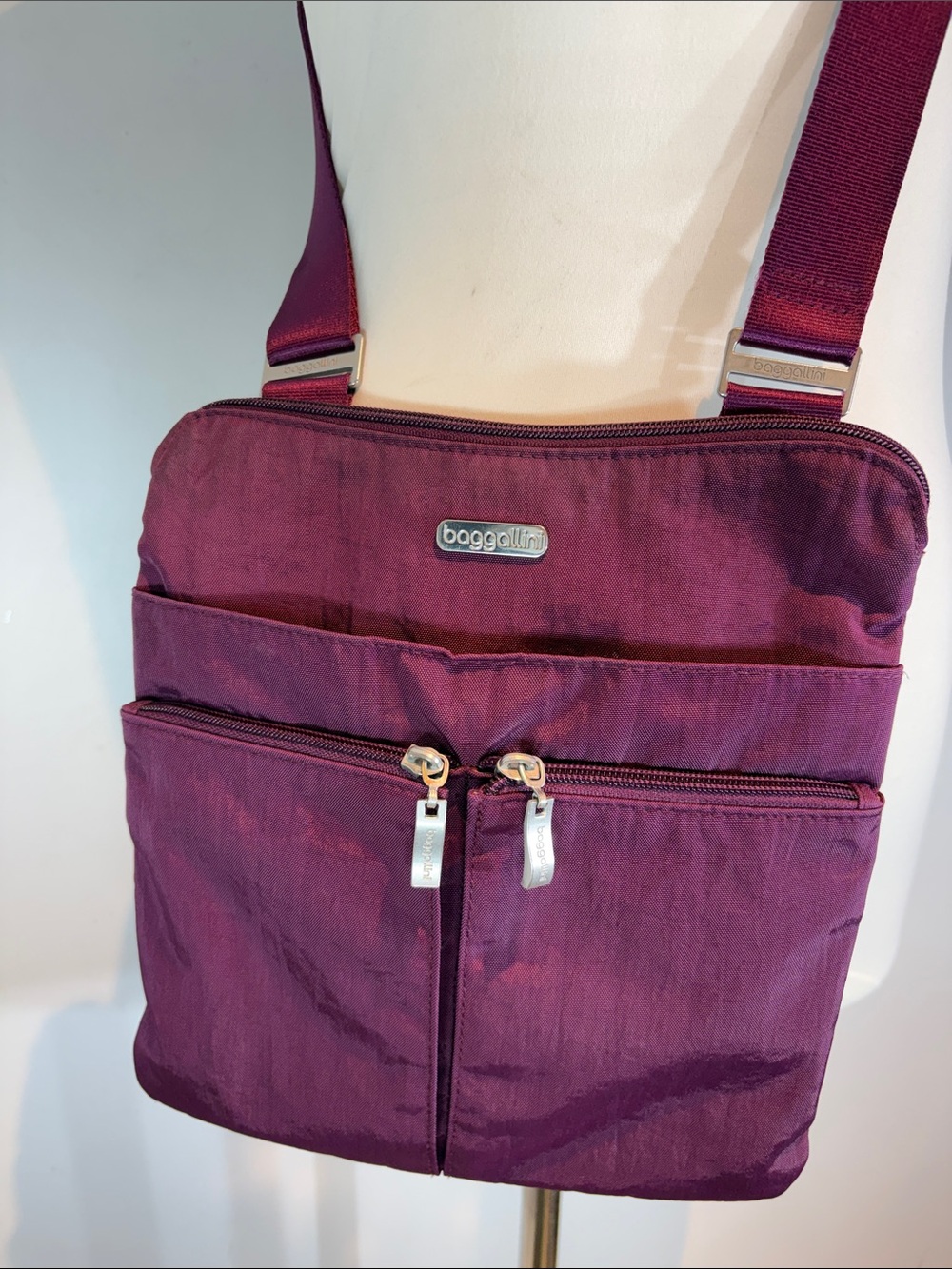 Baggallini Horizon Crossbody Bag Plum Lightweight Travel Organizer RFID